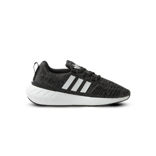 BLACK AND WHITE ADIDAS SWIFT RUN 22 FOR BOYS