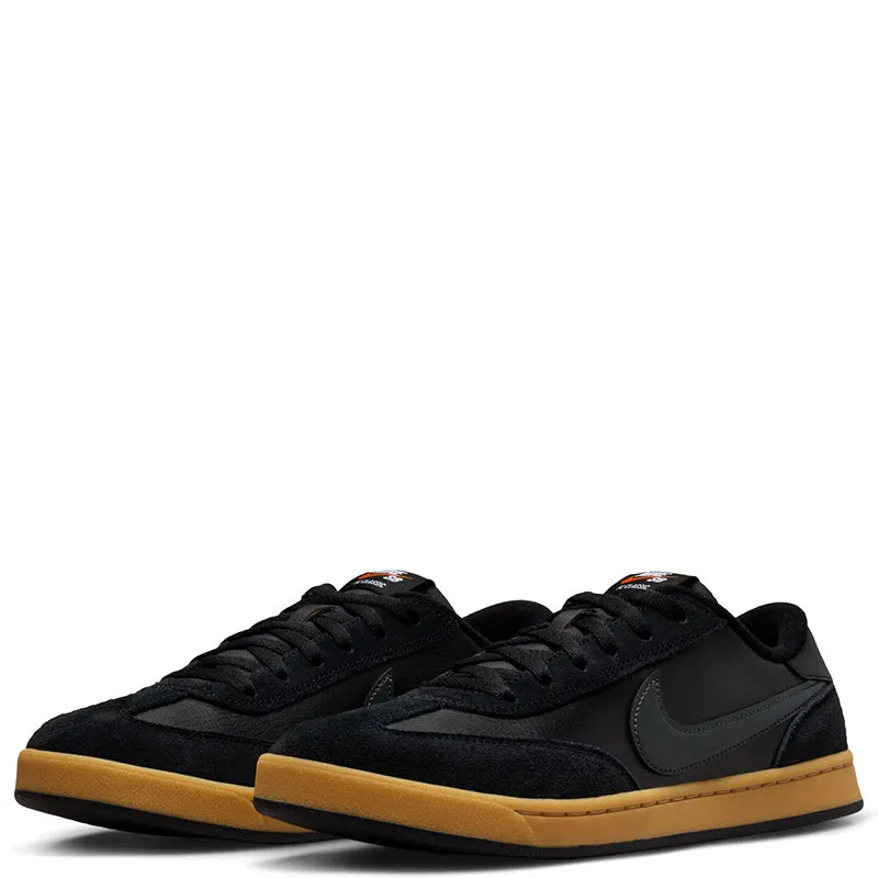 Nike Men's SB FC Classic Skate Shoes